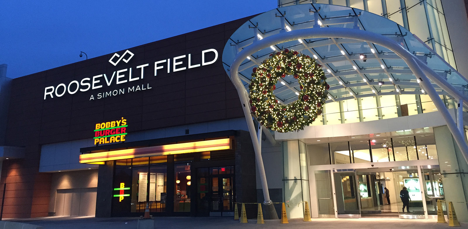 Roosevelt Field Mall Signage